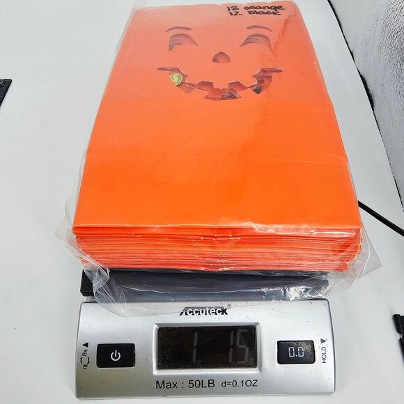 Vintage Halloween Bags Orange Black Jack-O-Lantern Die Cut Candle Bags Lot of 30 - Picture 10 of 10